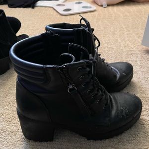 Combat boots